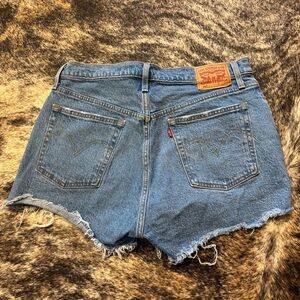 Levi’s 501 Women’s Shorts, Size 31, denim shorts